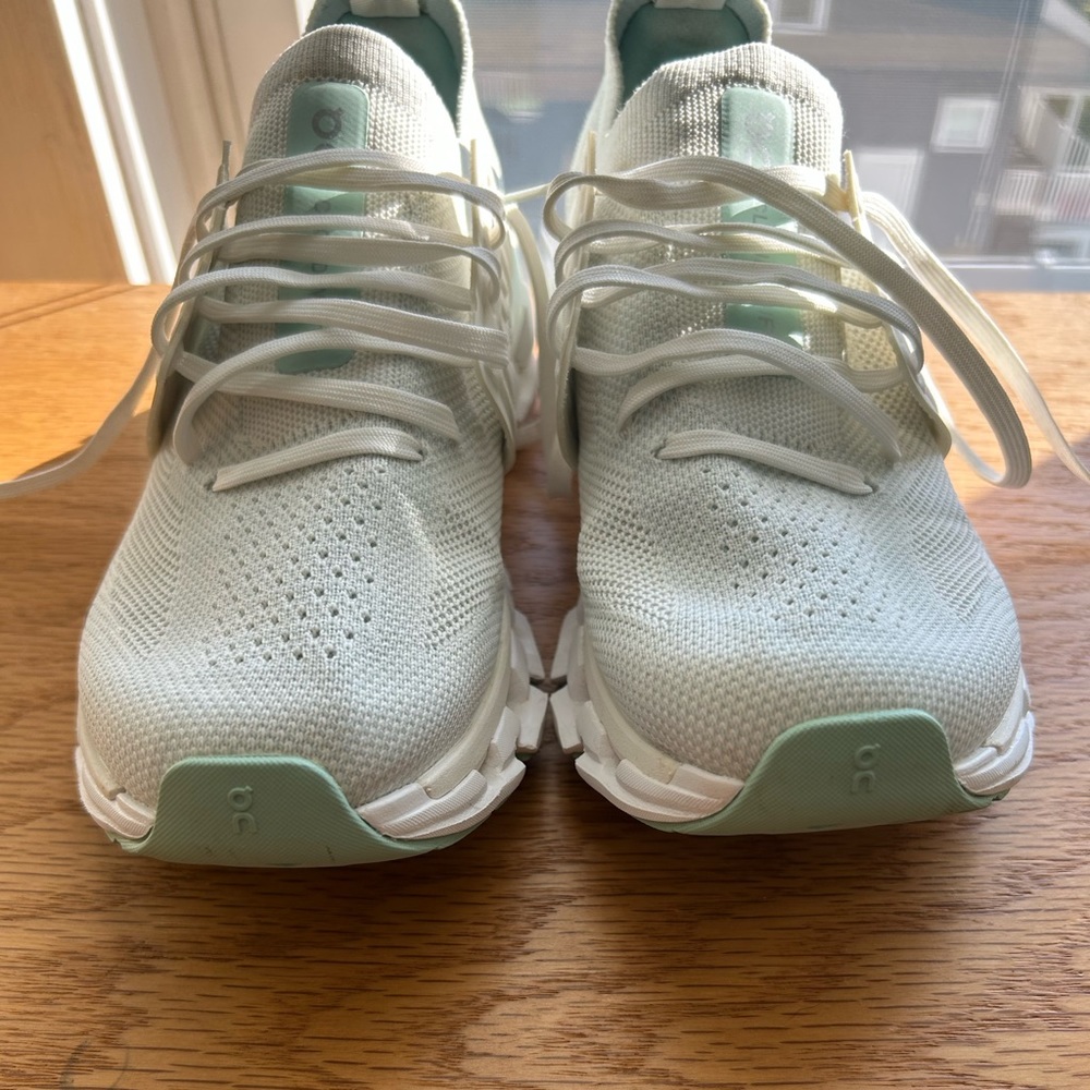 On cloud running sneakers